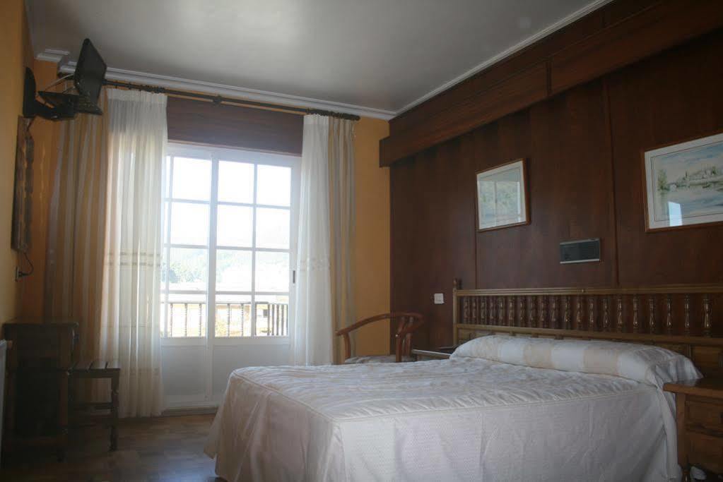 As Areas II Hotell Viveiro Exteriör bild