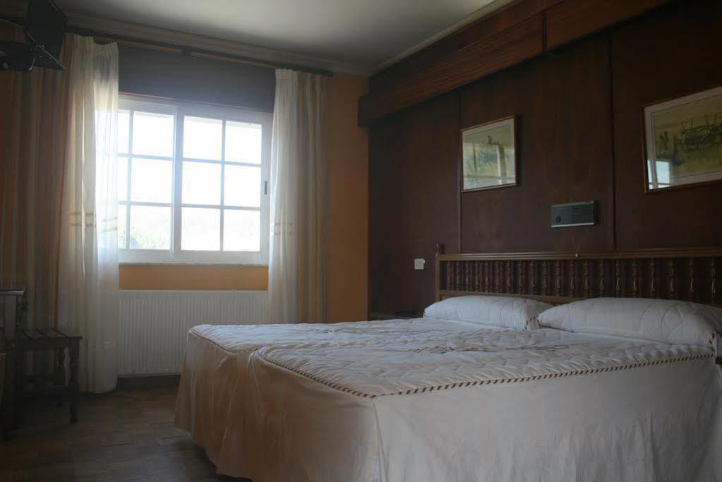 As Areas II Hotell Viveiro Exteriör bild